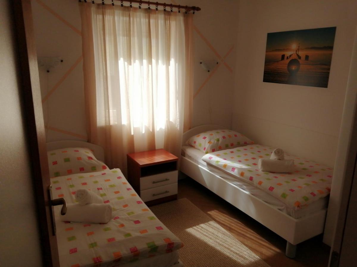 Apartments Tina 普拉 外观 照片